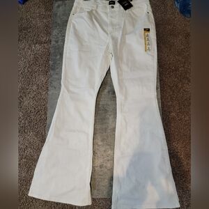 NWT Lee Mid Rise Flare Bright White Size 14